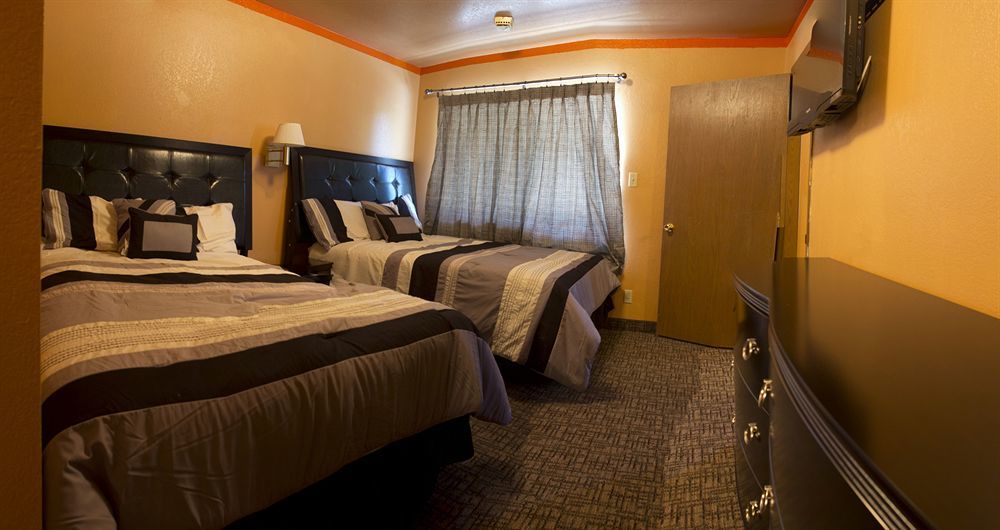 פייר Capitol Inn & Suites מראה חיצוני תמונה