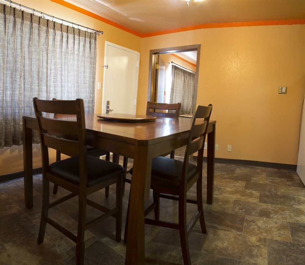 פייר Capitol Inn & Suites מראה חיצוני תמונה