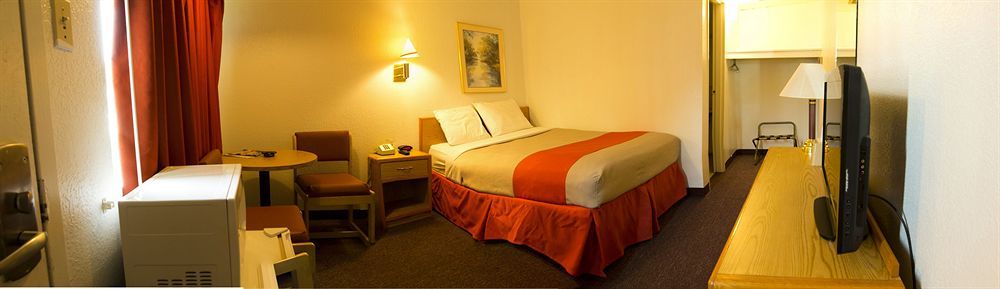 פייר Capitol Inn & Suites מראה חיצוני תמונה