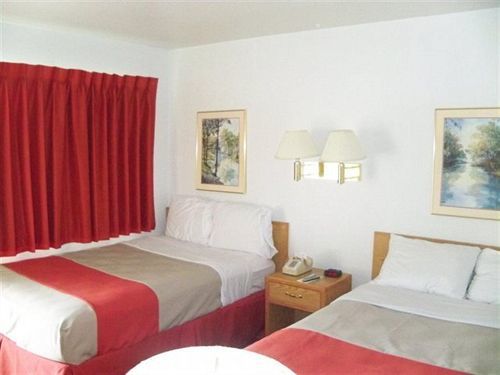 פייר Capitol Inn & Suites מראה חיצוני תמונה